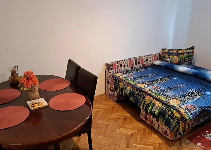 Lovely 1 Bedroom Apartment In City Centre, Sleeps 4 !