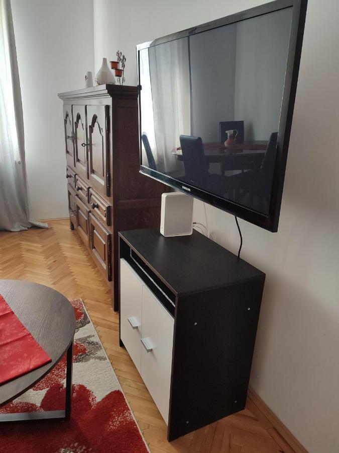 Lovely 1 Bedroom In Centre, Sleeps 4 ! טורדה
